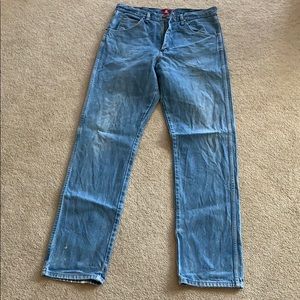 Gently used men’s wranglers. Size 34•36